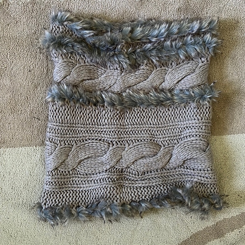 Grace & Lace faux fur scarf taupe